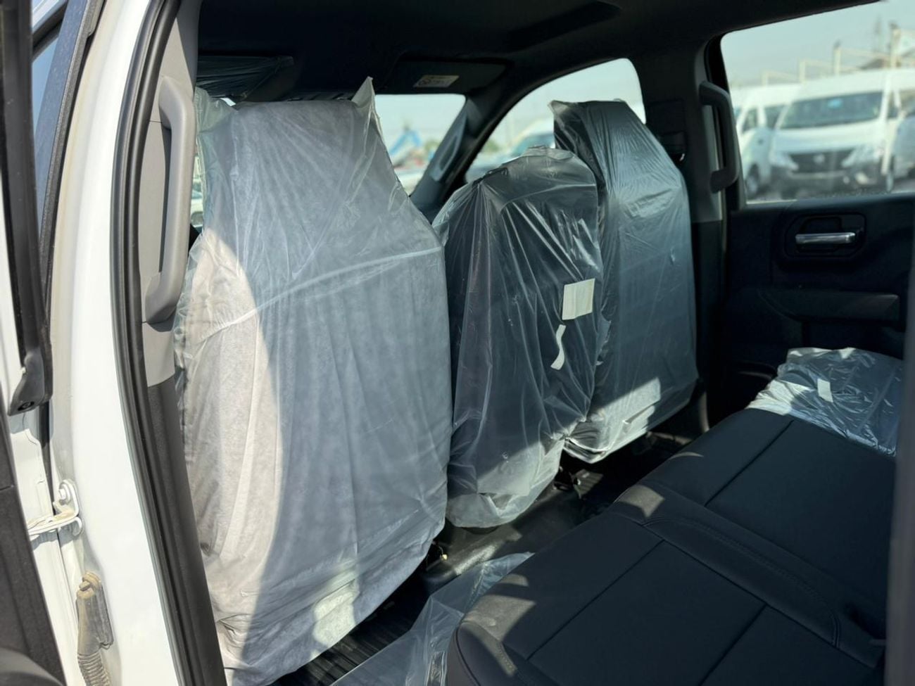 Chevrolet Silverado 1500 RST 1500 REG/CAB TRAILBOSS CLOTH 5.3 V8 RST 5.3 V8 GCC SPECS
