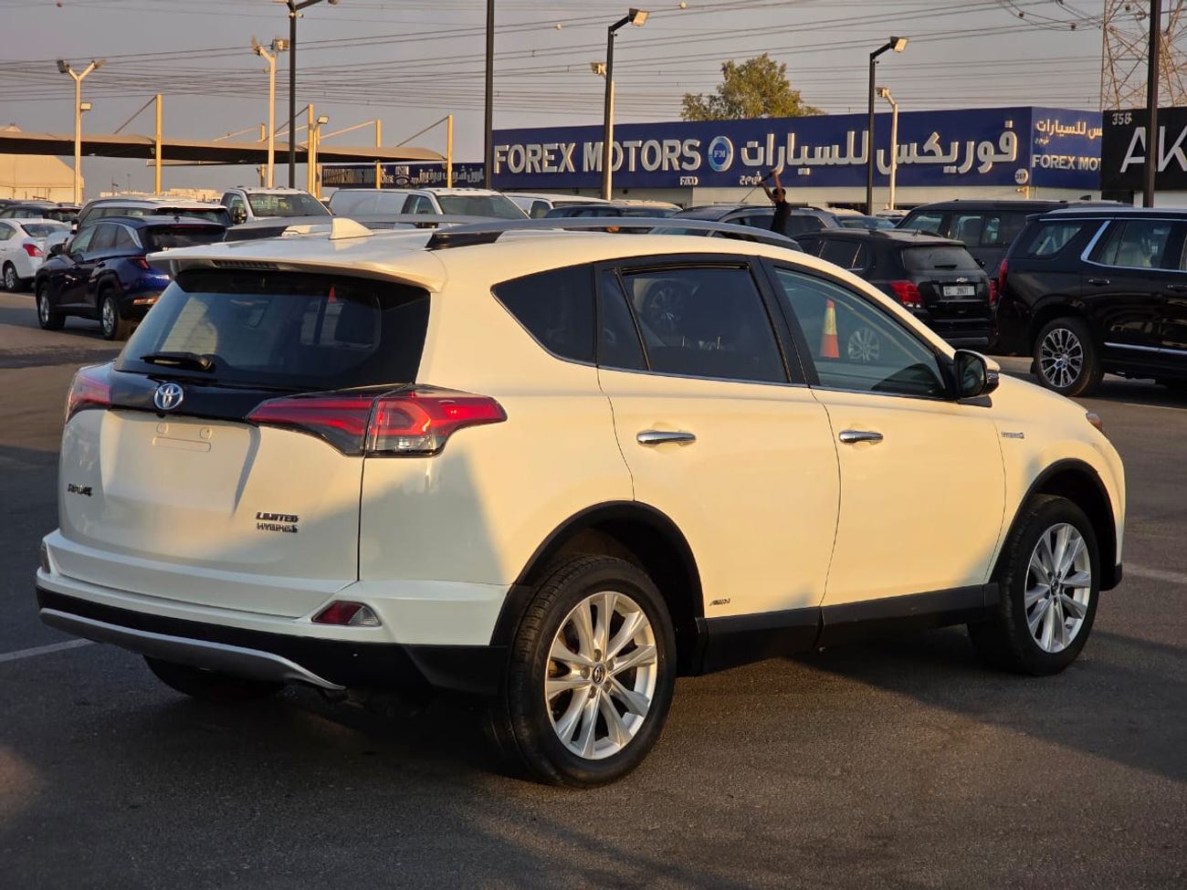تويوتا راف ٤ 2.5L (AWD) hybrid limited