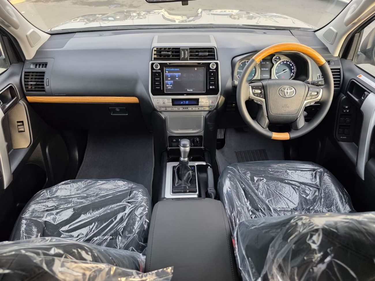 Toyota Land Cruiser TOYOTA LAND CRUISER PRADO SUV RHD 2019 MODEL 2.8 L DIESEL AUTOMATIC(PM52159)