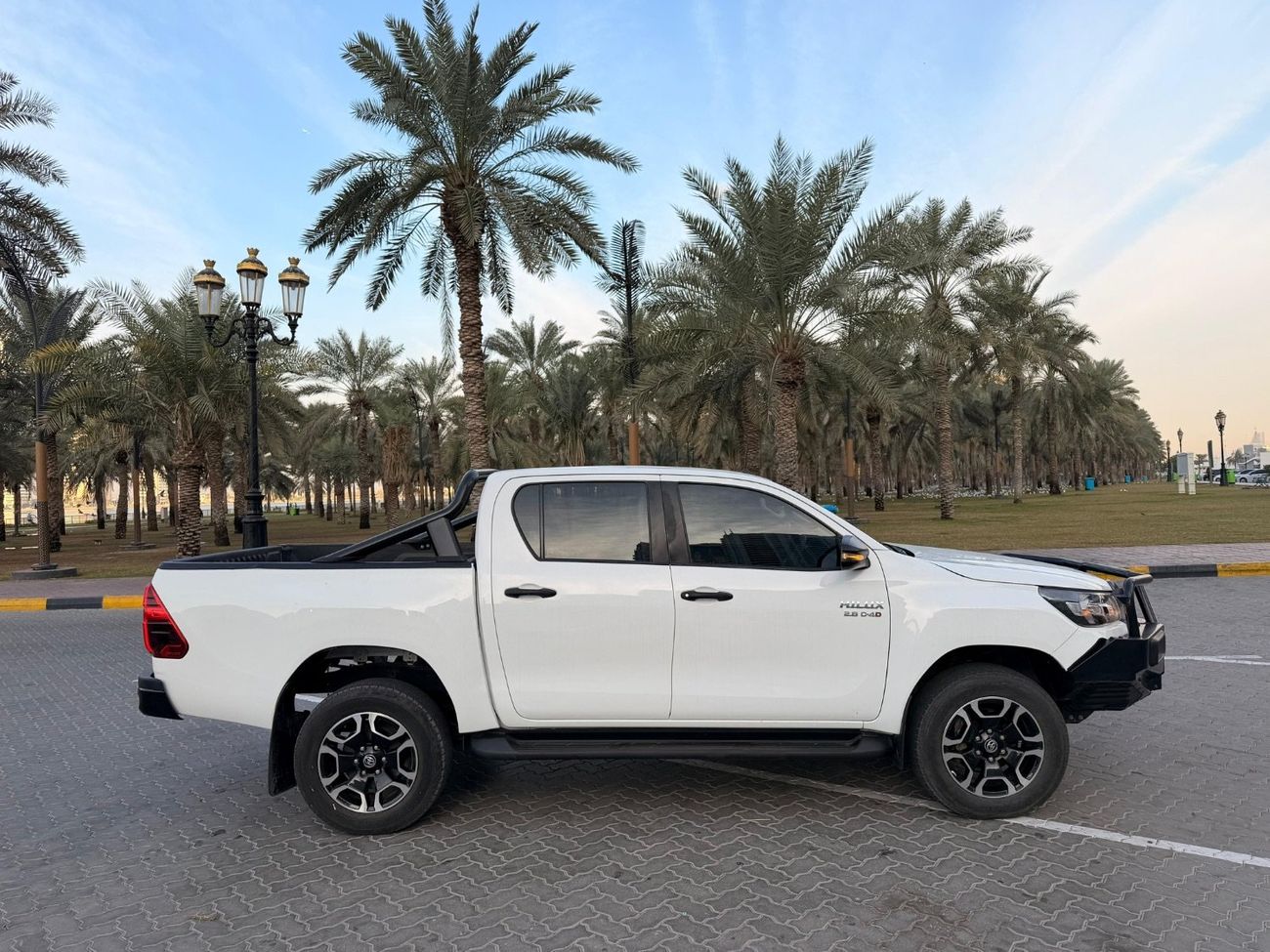 تويوتا هيلوكس SR with Bullbar