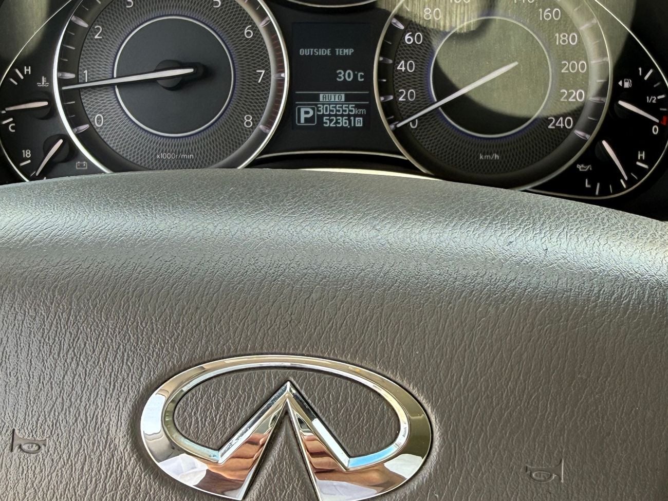 Infiniti QX80