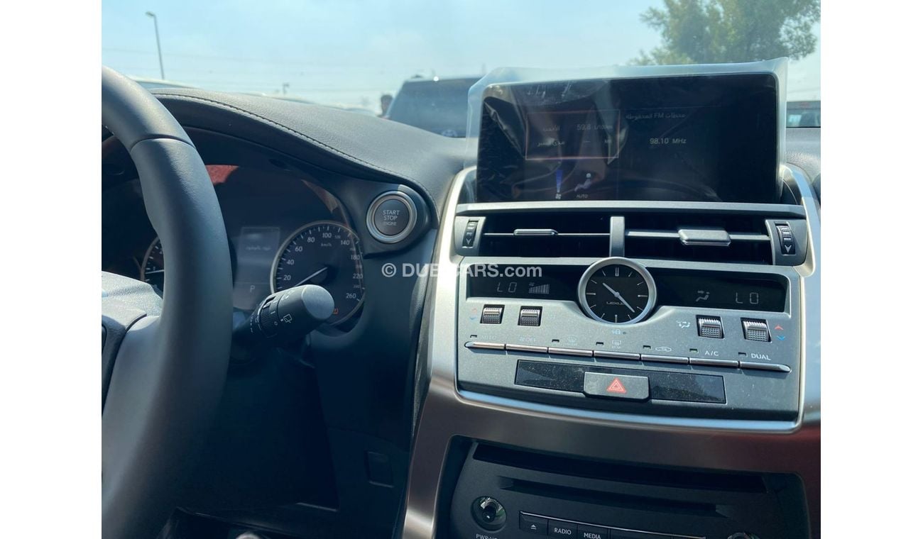 لكزس NX 300 لكزس NX300 2.0 لتر دفع رباعي 5 أبواب موديل 2021 لون أبيض