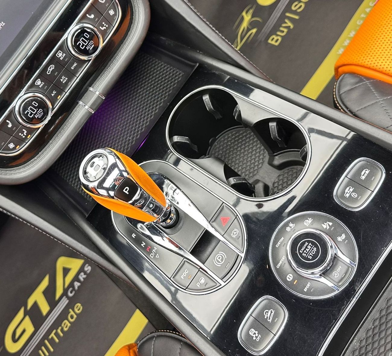 Bentley Bentayga 2018 Bentley Bentayga W12, Excellent Condition, GCC