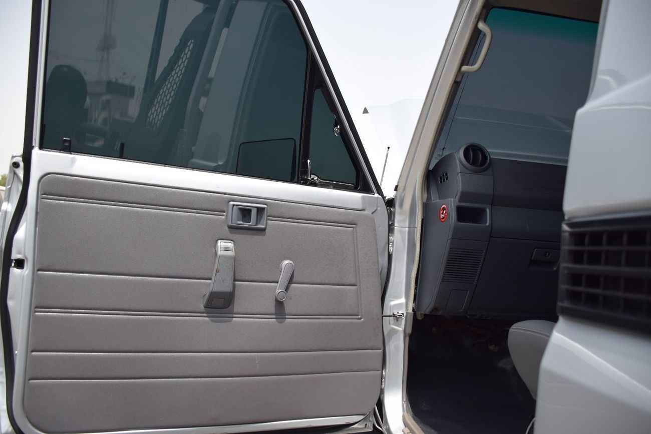 Toyota Land Cruiser Pick Up PICKUP DLX 4.5L PICKUP 4.5L