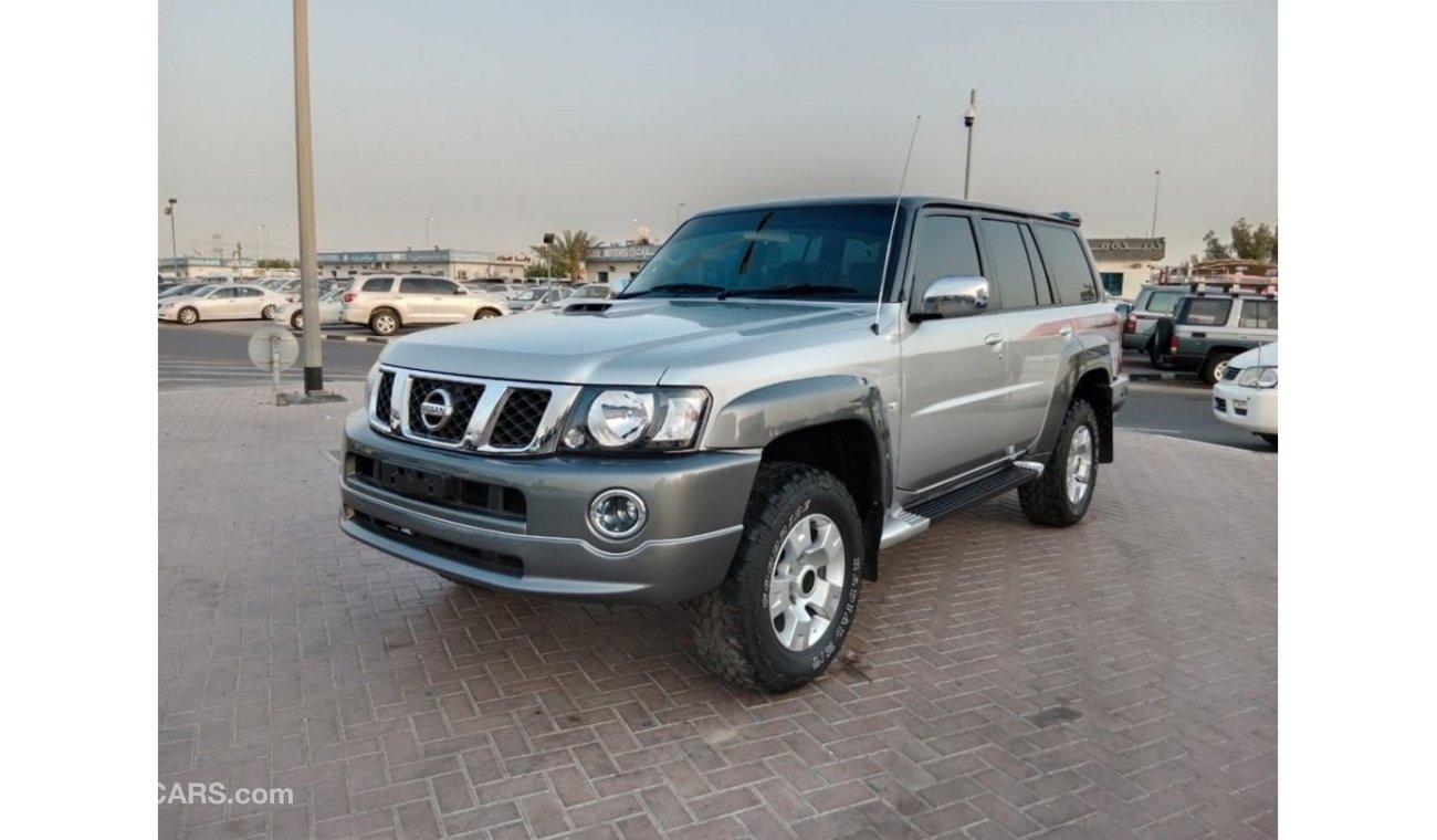 نيسان باترول سوبر سفاري NISSAN SAFARI RIGHT HAND DRIVE (PM1437)