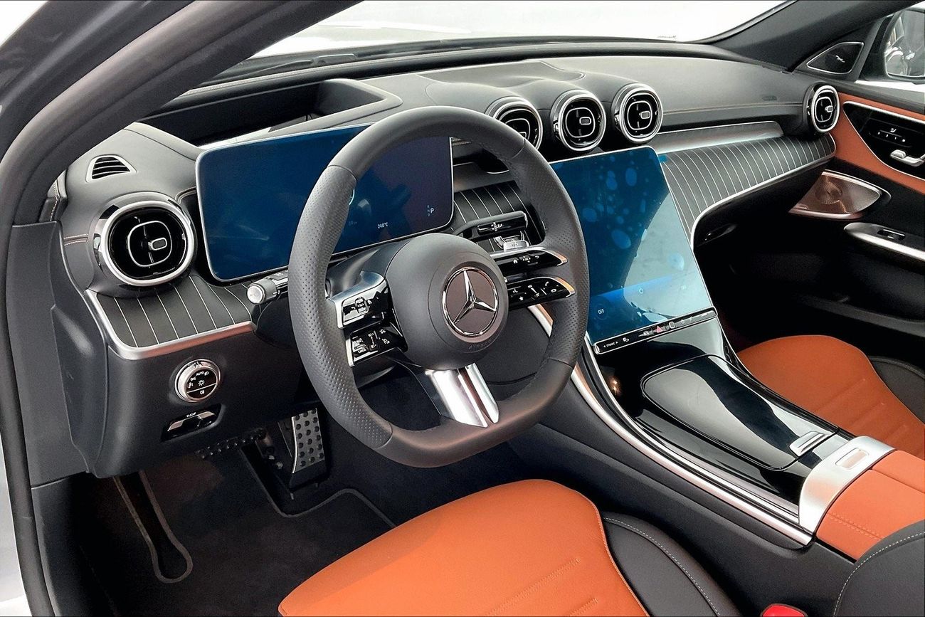 مرسيدس بنز C 200 Premium + (AMG Line) | سنة ضمان مجانية | خالية من أضرار الفيضانات