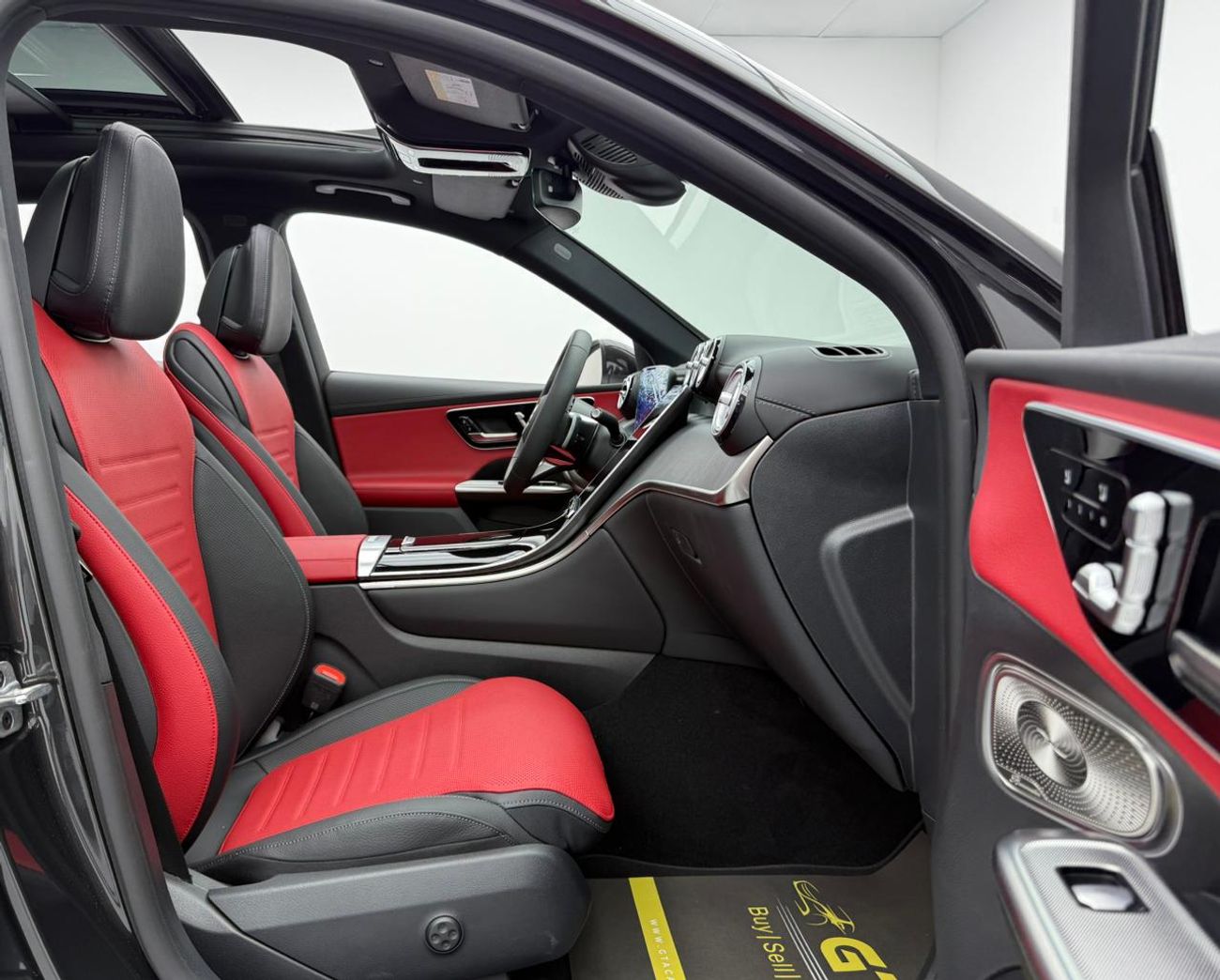 Mercedes-Benz GLC 200 4Matic 2025 Mercedes Benz GLC200 4MATIC, 5 Years Warranty, Full Options, GCC