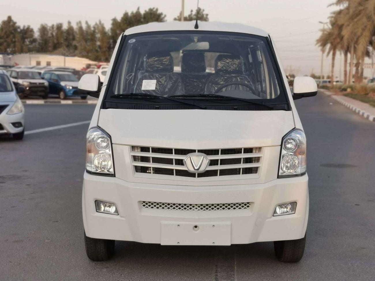 فيكتوري V2 STANDARD MINI BUS/ 7 SEATER, M/T, WITH AIRBAGS & ABS