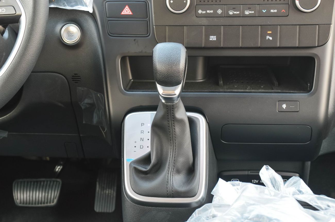 هيونداي ستاريا HYUNDAI STARIA 3.5L FWD PETROL MINIVAN 2025