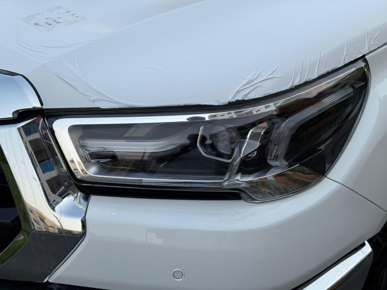 Toyota Hilux Toyota Hilux 4x4 2.4L full Option automatic gearbox