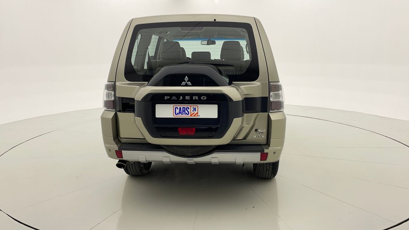 ميتسوبيشي باجيرو GLS BASE 3.5 | بدون دفعة مقدمة | اختبار القيادة في المنزل