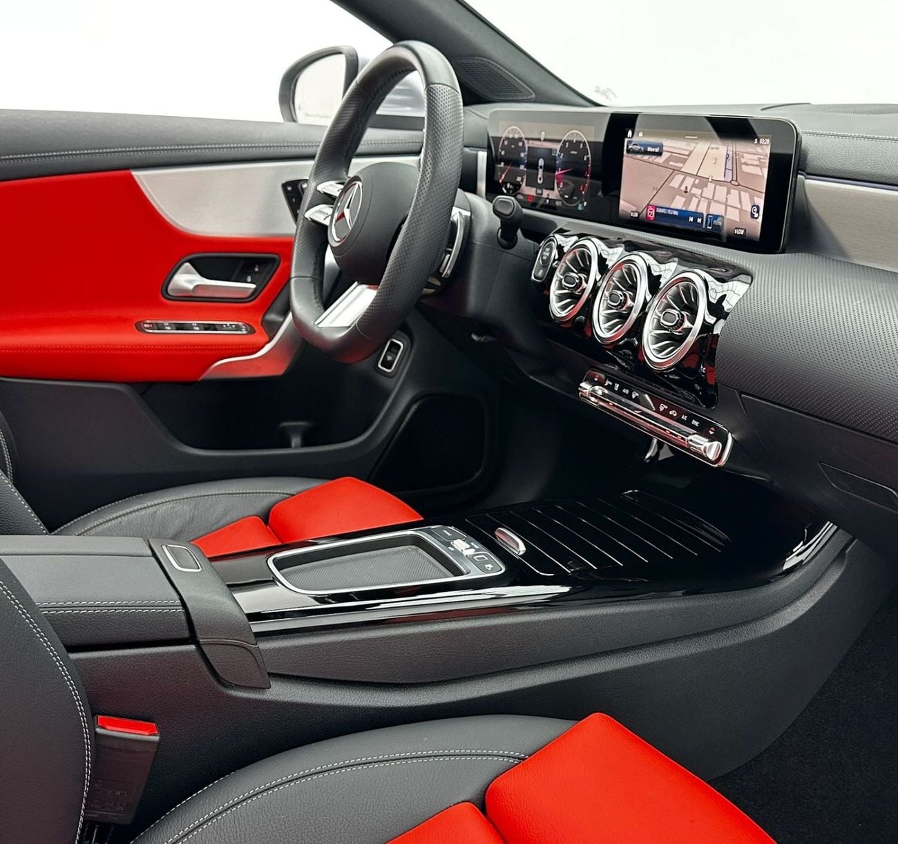مرسيدس بنز CLA 250 2025 Mercedes-Benz CLA 250 4Matic, 5 Year Mercedes Warranty + Service Contract, GCC