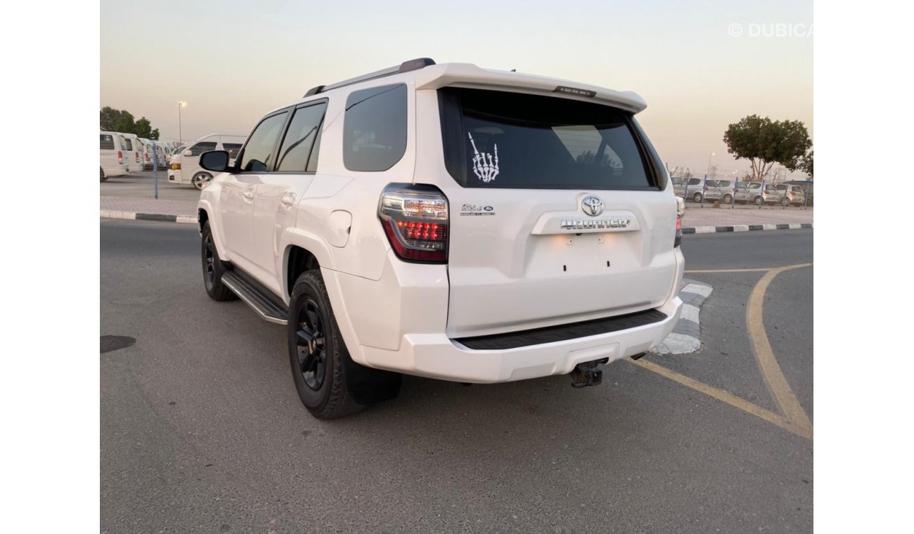 Toyota 4Runner SR5 PREMIUM AND ECO 7 SEATER 4.0L V6 2015 AMERICAN SPECIFICATION