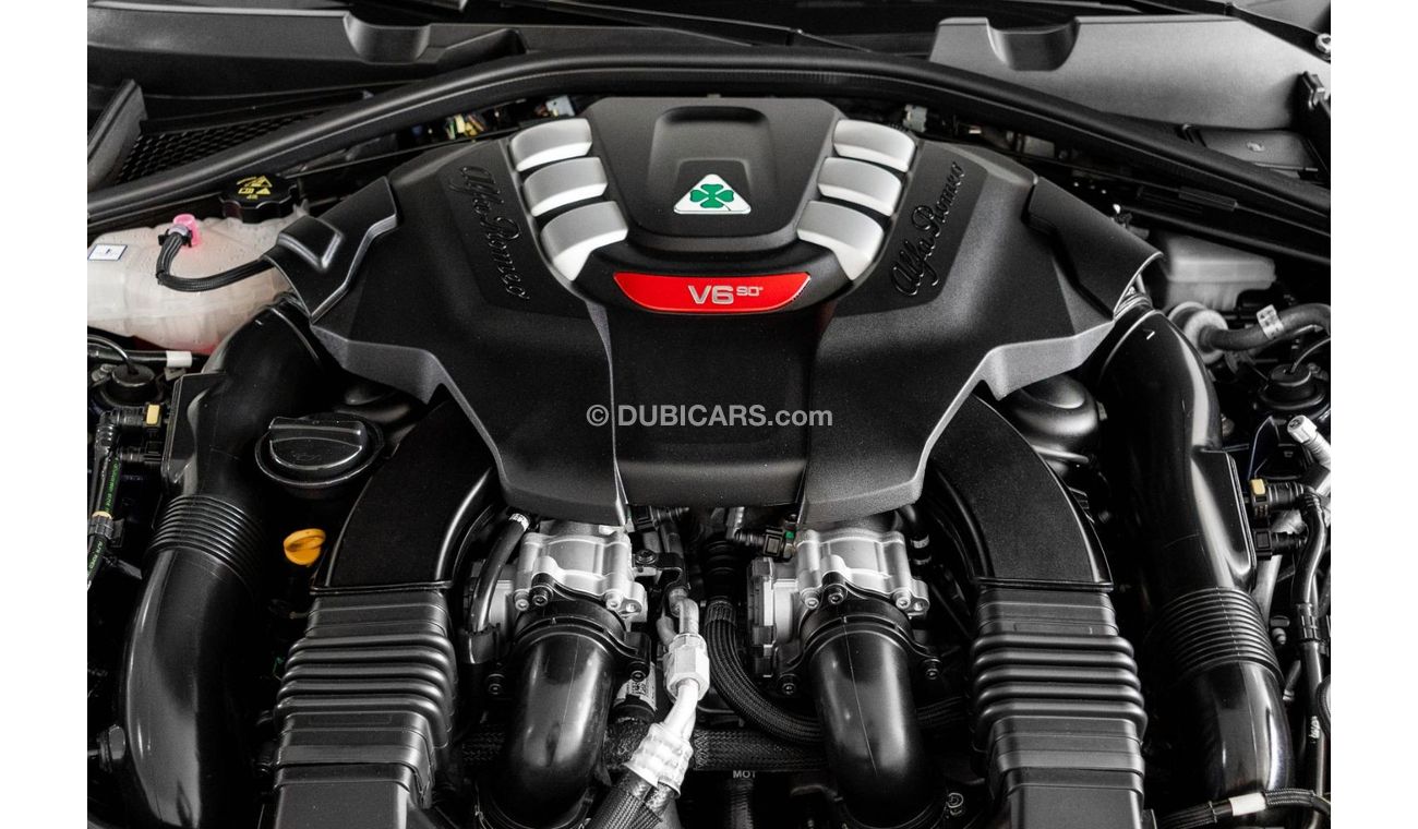 Alfa Romeo Giulia 2019 Alfa Romeo Giulia Quadrifoglio / 5 Year Alfa Romeo Warranty & Service Contract