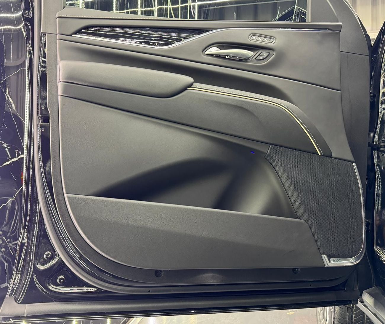 كاديلاك إسكالاد V SERIES