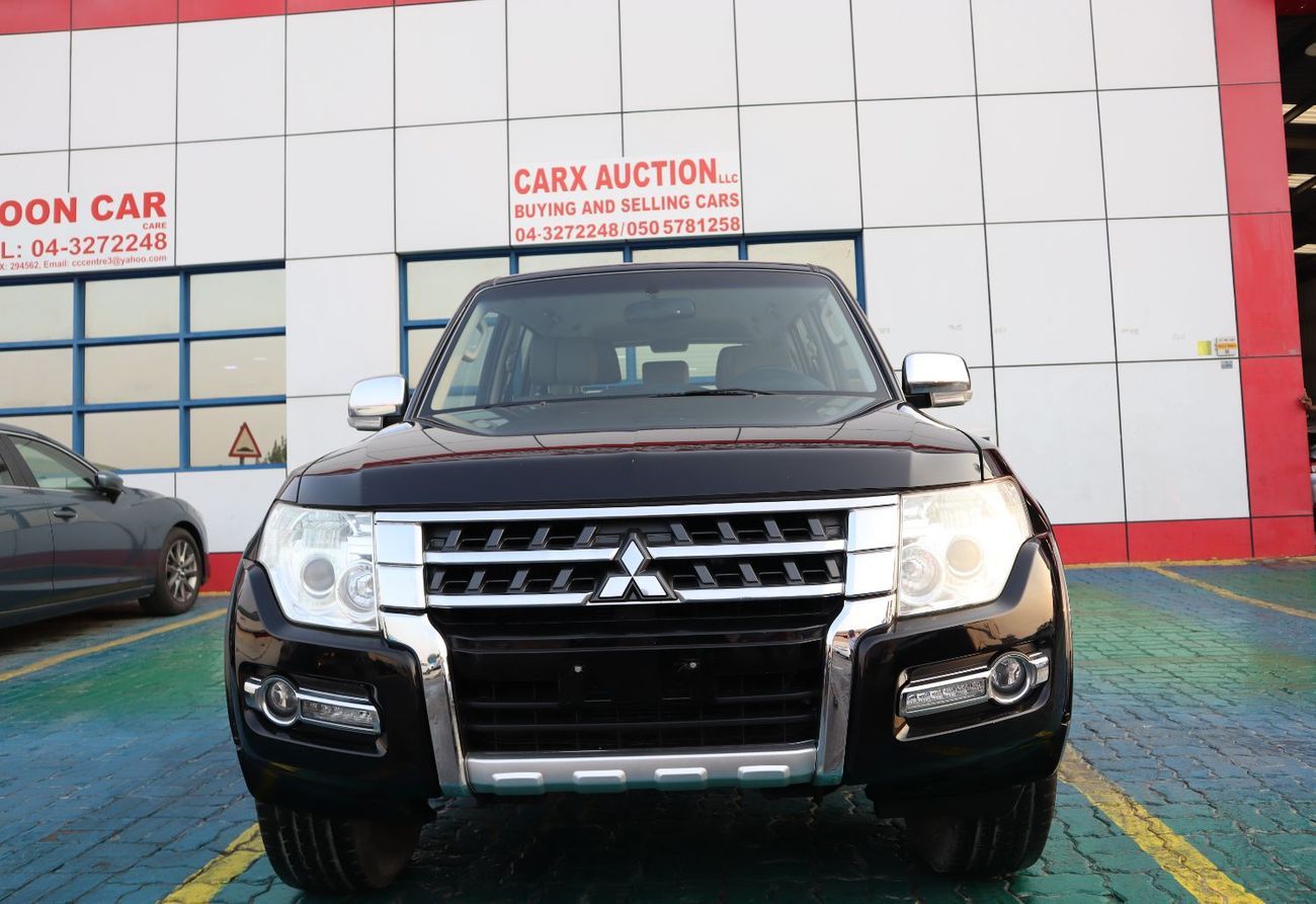 Mitsubishi Pajero GLS Base 3.5L (7 Seater)