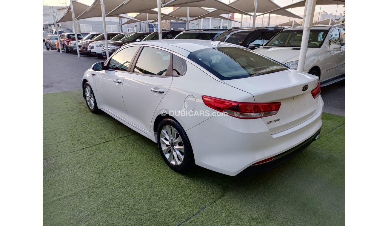 Kia Optima 2016 model, cruise control, sensor wheels, camera screen, in excellent condition, you do not need an