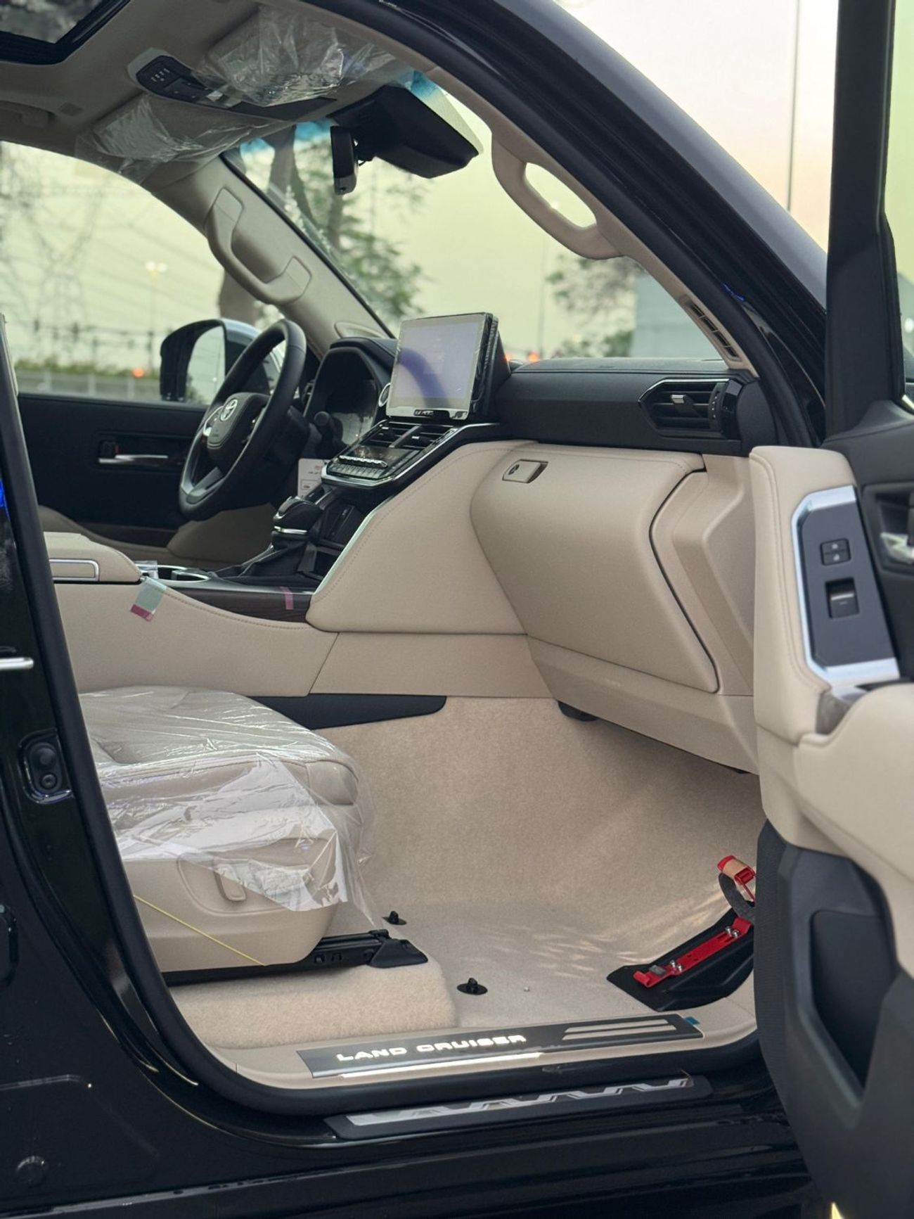 Toyota Land Cruiser VXR 4.0L With Rader JBL  Full Option SUV (Ready Stock)