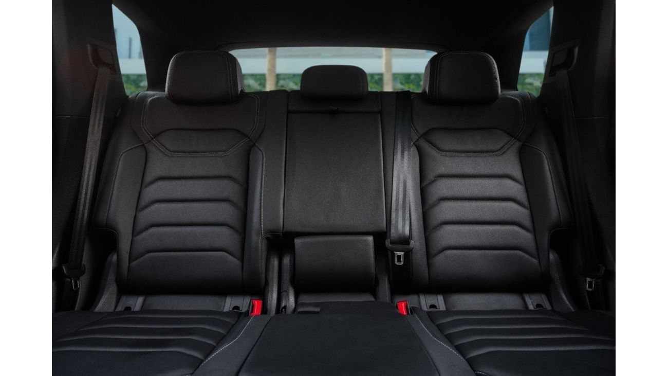 فولكس واجن طوارق R-Line | 3,133 P.M  | 0% Downpayment | Full Agency Service History!