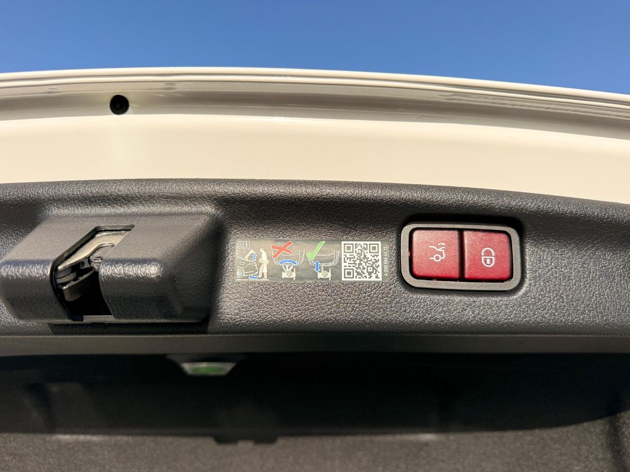 Mercedes-Benz C 300 C 300 2025 premium