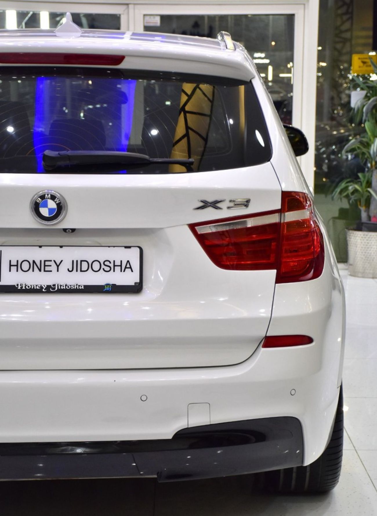 بي أم دبليو X3 EXCELLENT DEAL for our BMW X3 xDrive28i M-Kit ( 2015 Model ) in White Color GCC Specs