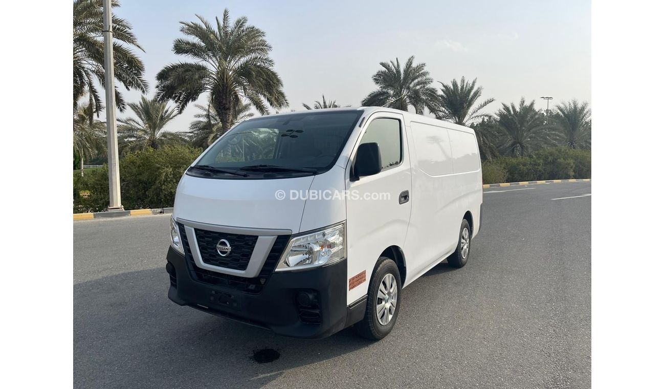Nissan Urvan Panel Van Std NISSAN urvan 2018 GCC delvry van accident free