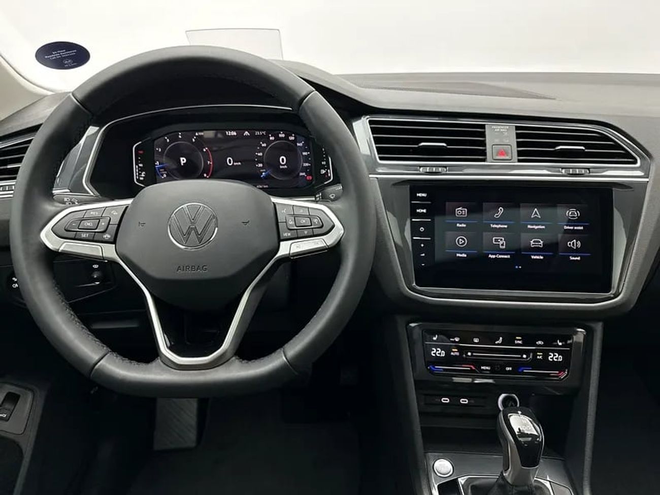 Volkswagen Tiguan 2.0 TSI Elegance Elegance (Ref#43379) / WAS 139,900 AED - NOW 127,900 AED