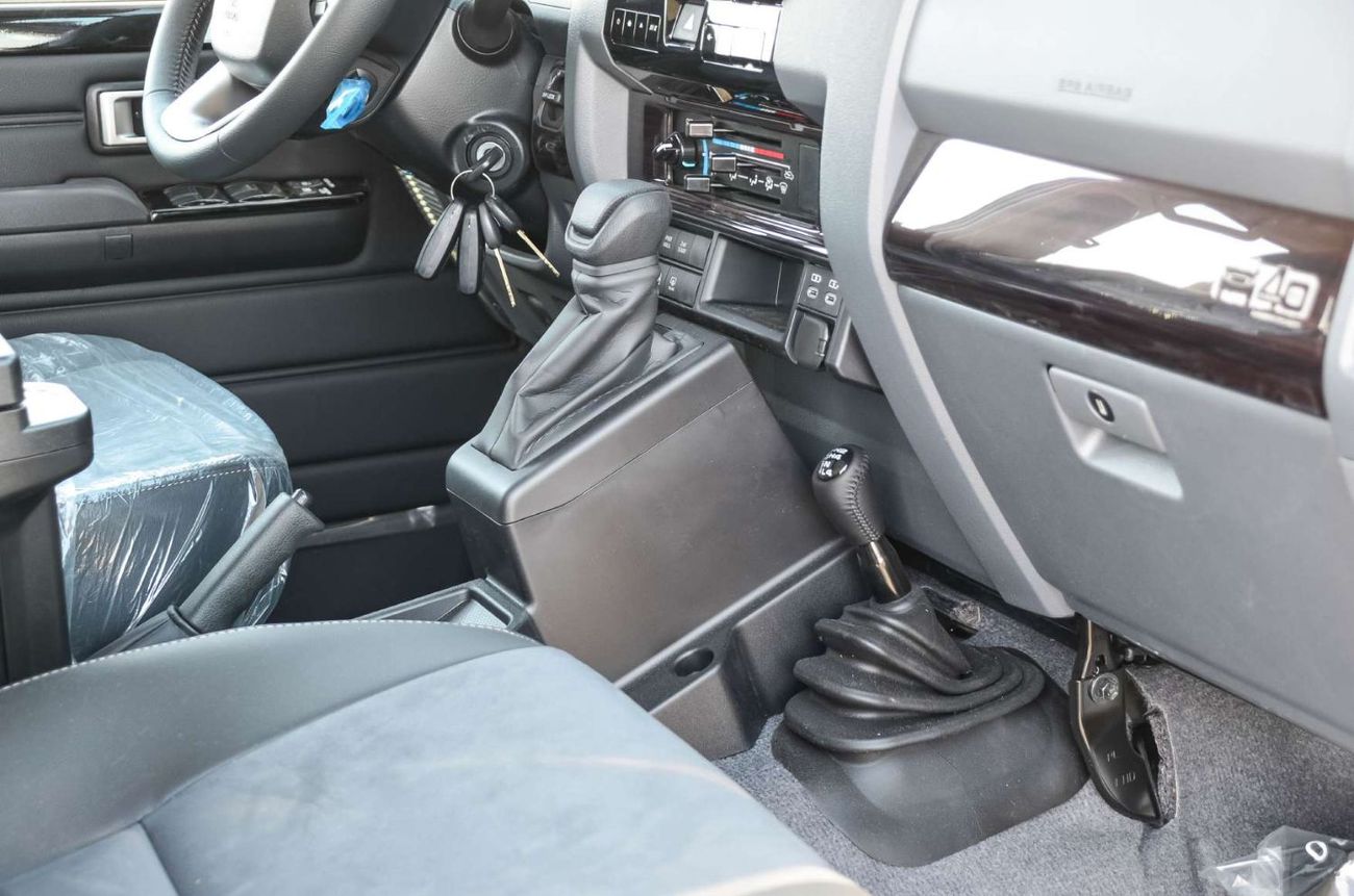 Toyota Land Cruiser 70 TOYOTA LAND CRUISER 76 2.8L 4WD SUV 2025 - BLACK