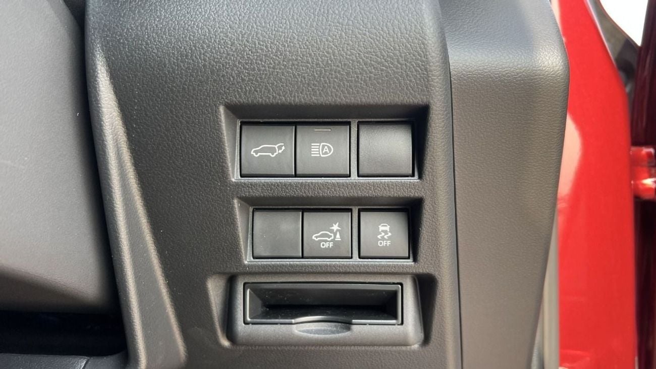 Toyota Land Cruiser SAHARA DIESEL 3.3L 7 SEATS