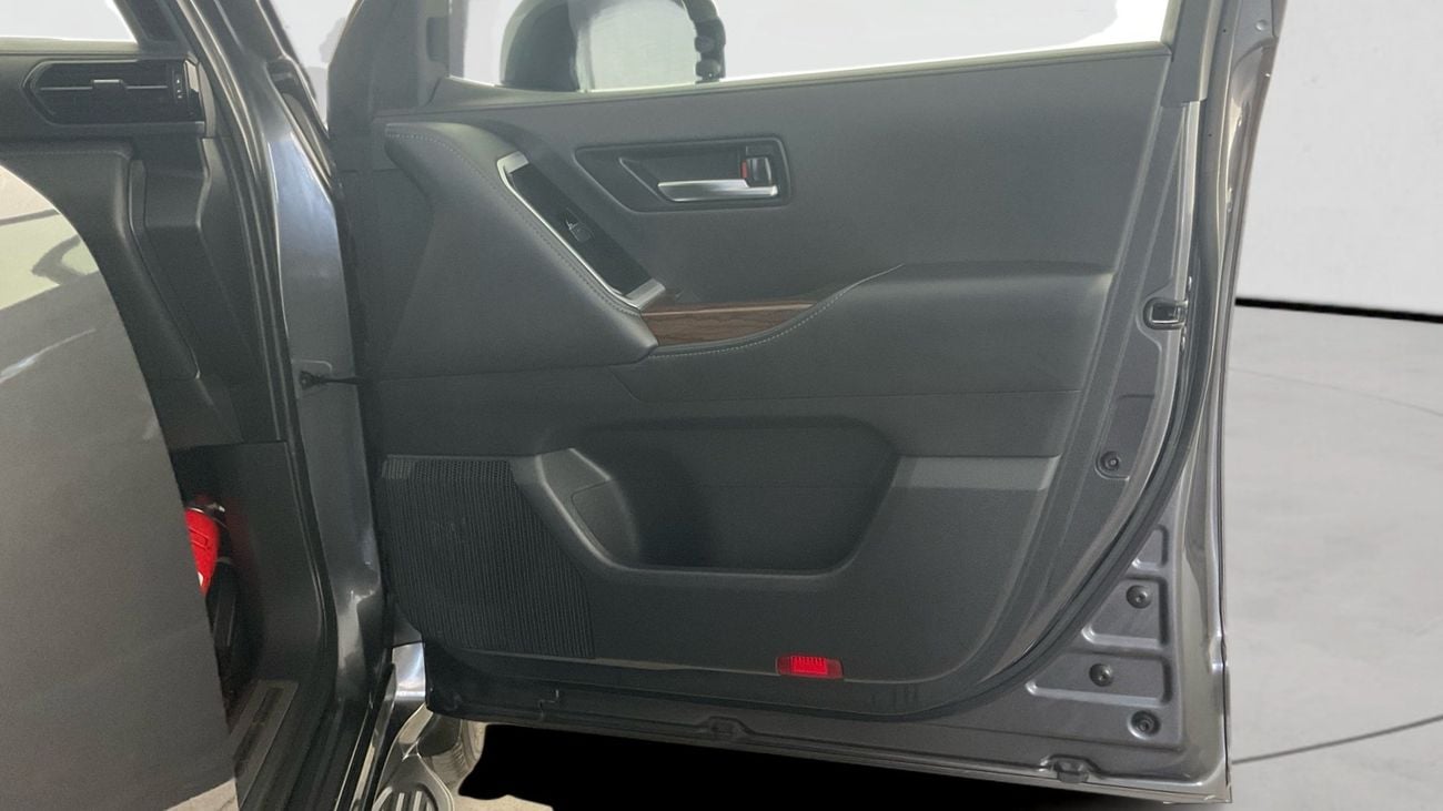 تويوتا لاند كروزر GXR | شامل الضمان | 0 ﺪﻔﻋﺓ ﺃﻮﻟﻯ