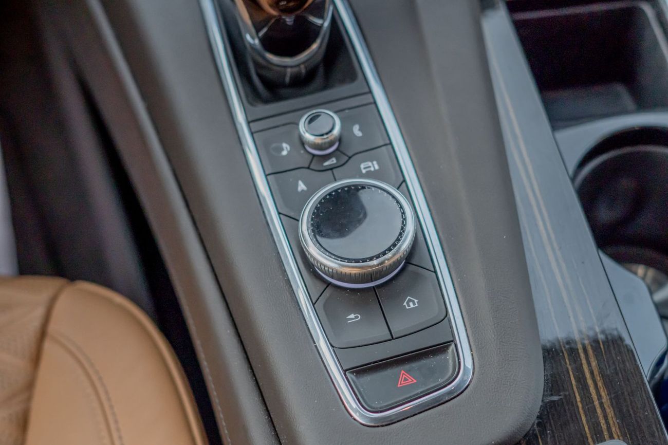 Cadillac Escalade Premium Luxury Platinum 6.2L 4WD