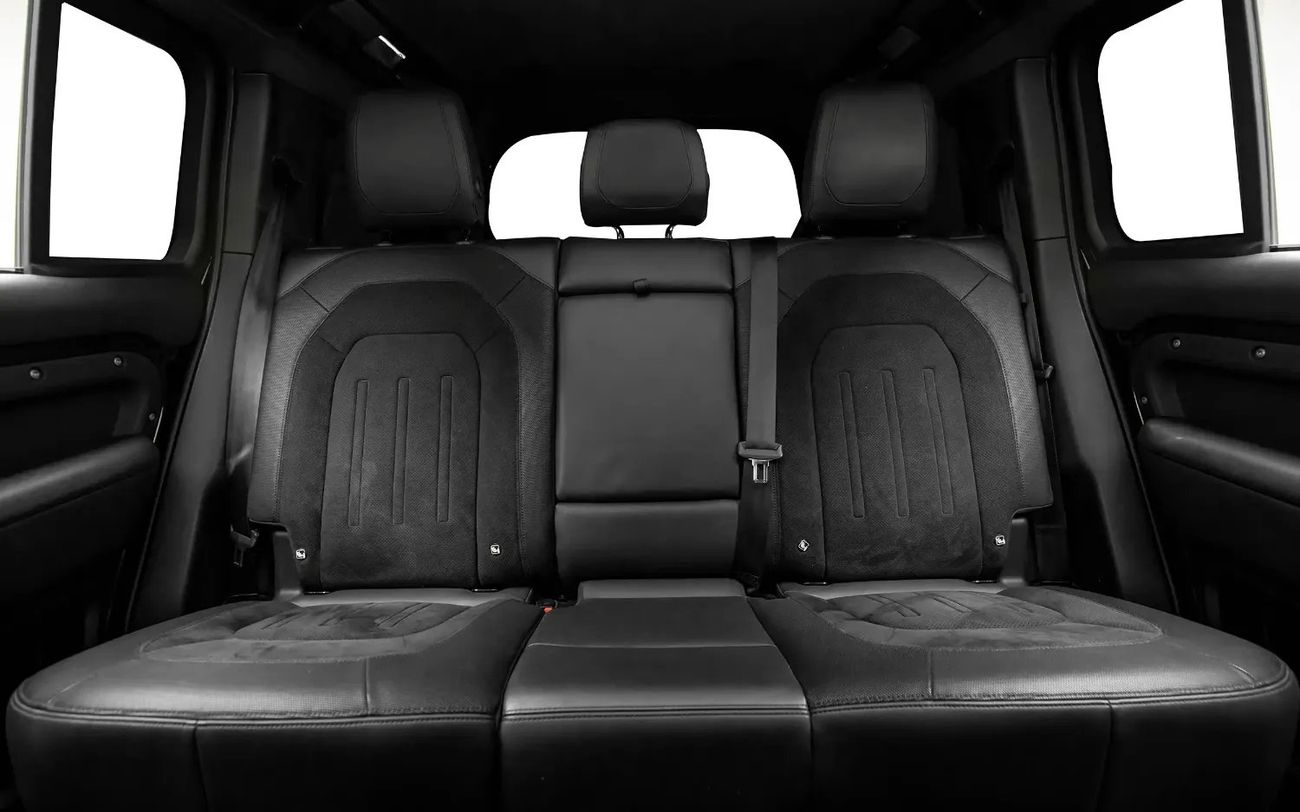 لاند روفر ديفندر 110 P525 V8 Edition - Euro Spec - With Al Tayer Warranty