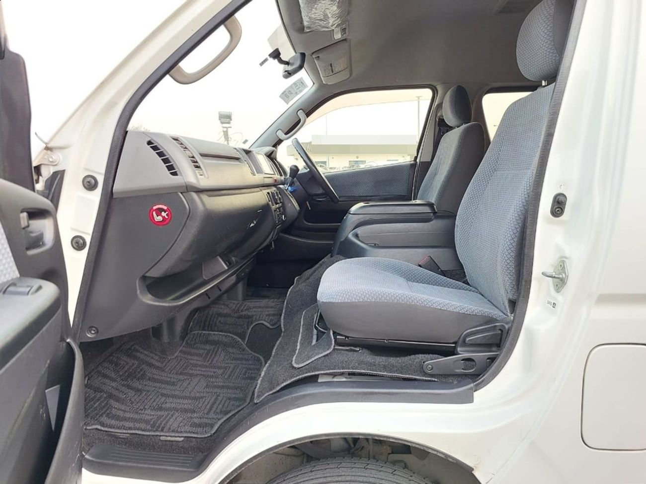 Toyota Hiace TOYOTA HIACE COMMUTER VAN RHD 2012 MODEL 2.7 L PETROL AUTOMATIC(PM05079)