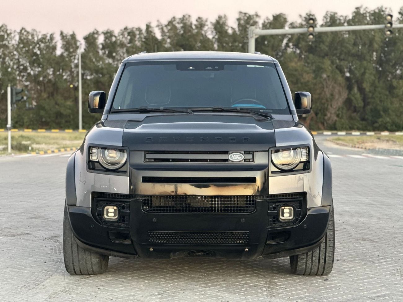 لاند روفر ديفندر 110 HSE P400 3.0L