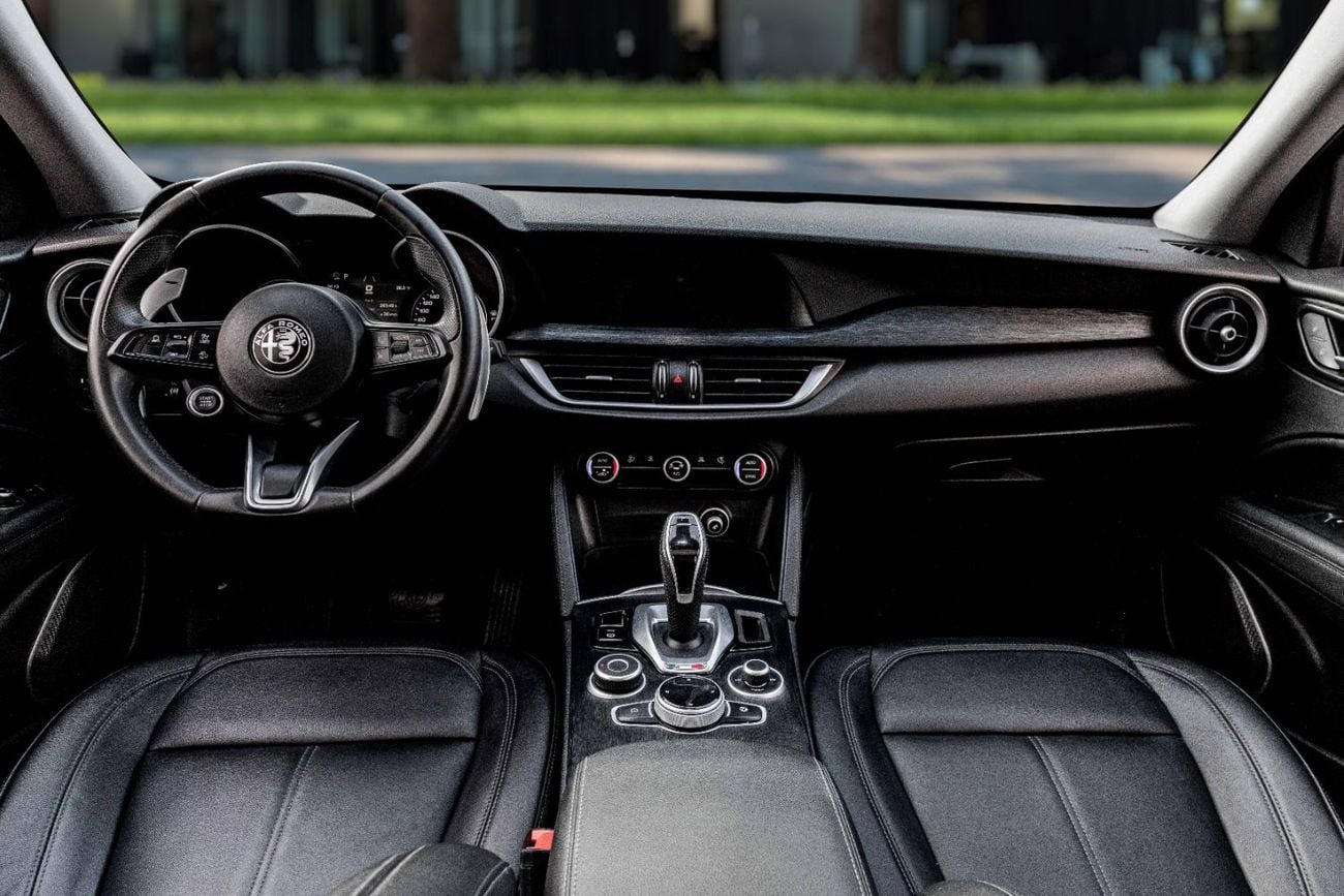 ألفا روميو ستيلفيو Stelvio Super | 1,469 P.M | 0% Downpayment | Service History!