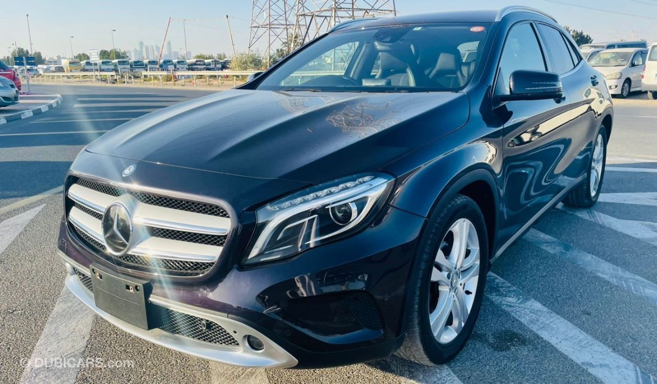 مرسيدس بنز GLA 180