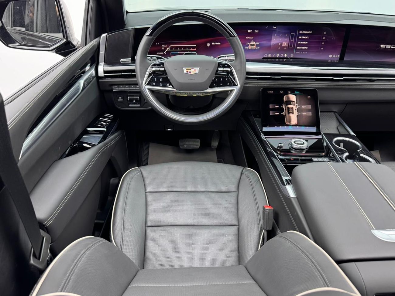 كاديلاك إسكالاد Sport 6.2L 4WD 2025 Cadillac Escalade L Sport, 2029 Cadillac Warranty and Service Pack, GCC