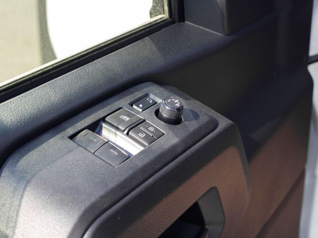 Toyota Hiace EXPORT ONLY - Hiace DX Automatic 3.5L High Roof