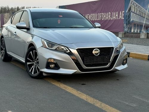 Nissan Altima SV Very good condition inside and outside