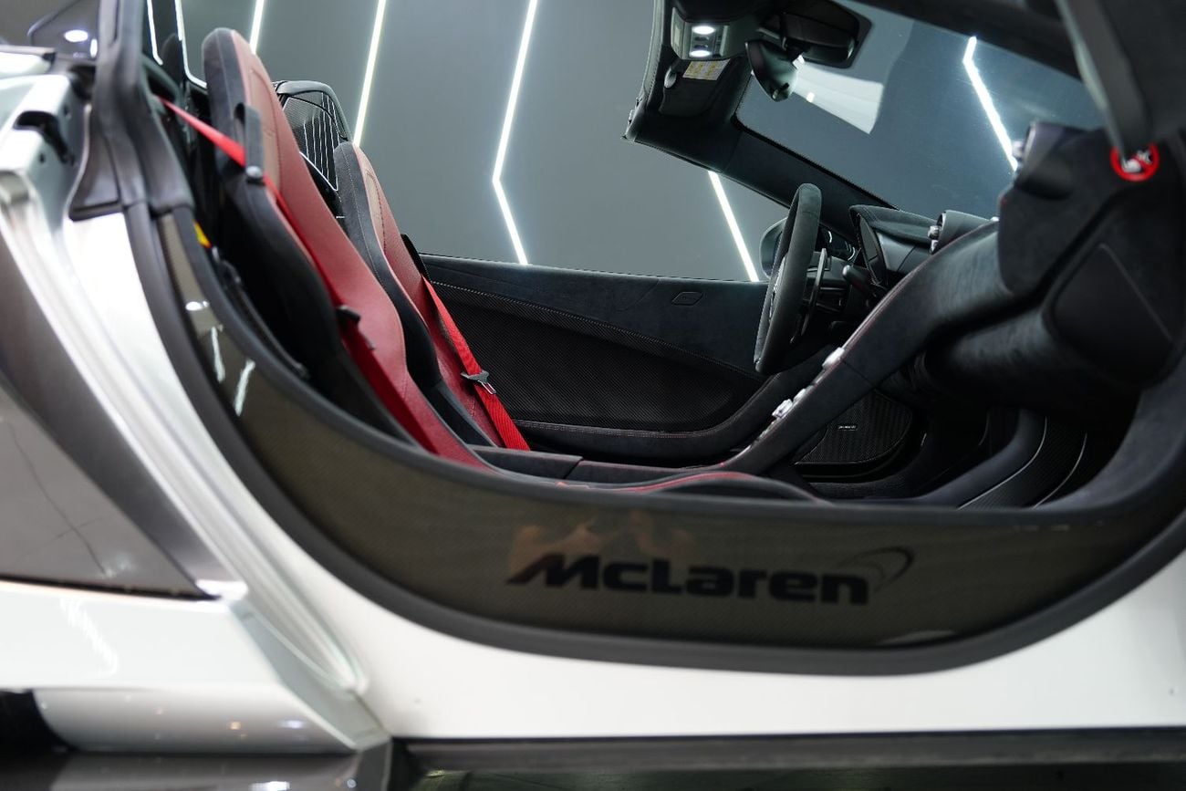 McLaren 675LT Spider, McLaren Track Telemetry, Full Carbon Package, Meridian Audio, Very Low KM, GCC Specs!!