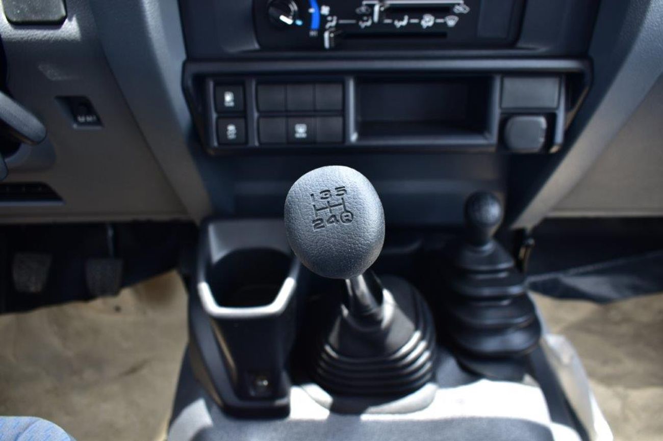 تويوتا لاند كروزر 70 2025 MODEL TOYOTA LAND CRUISER 78 HARDTOP V6 4.0L 4WD 9-SEATER AUTOMATIC