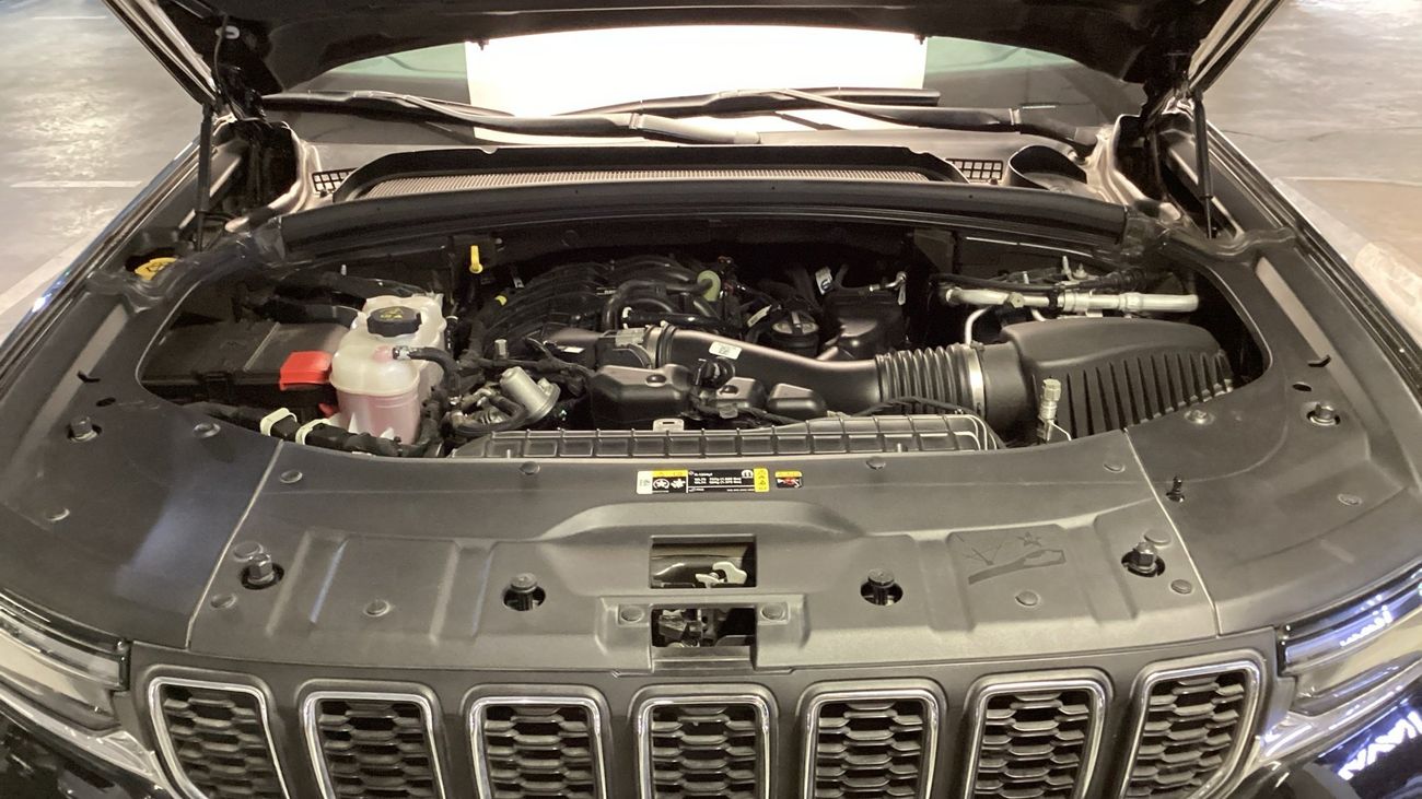 Jeep Grand Cherokee LAREDO | Guaranteed Warranty | 0 Down Payment