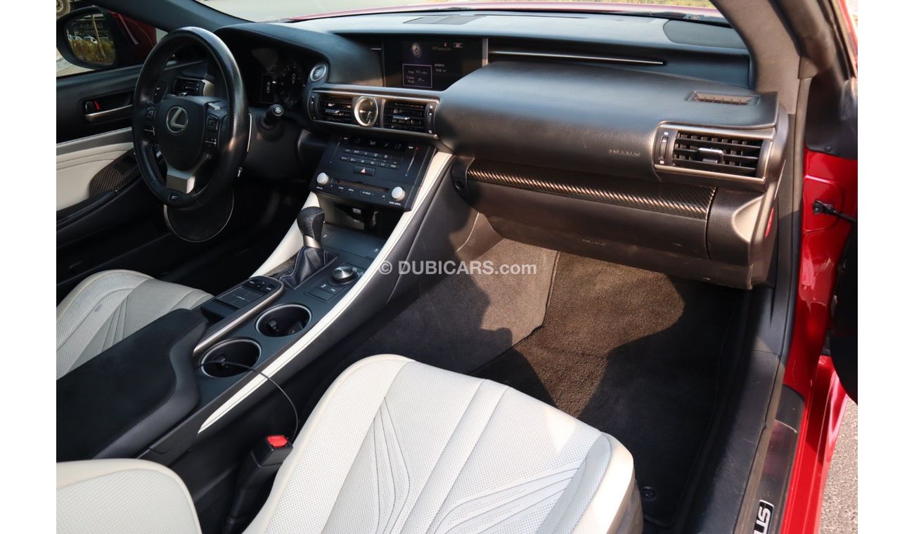 لكزس RC F V8. GCC