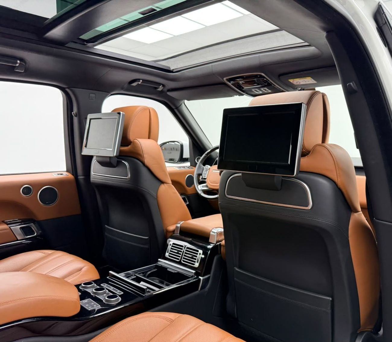 Land Rover Range Rover AUTOBIOGRAPHY 2016 Range Rover Vogue Autobiography, Full Service History, Fully Loaded, Excellent Condition, GCC