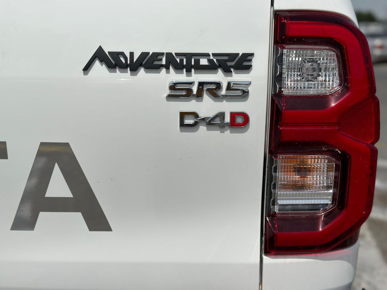 تويوتا هيلوكس TOYOTA HILUX ADVENTOR 2024 GCC 2.8L