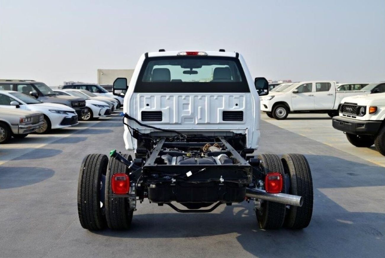 Ford F 550 Regular Chassis Cab XL 145" WB V8 6.7L Diesel 4X4 10 Speed AT