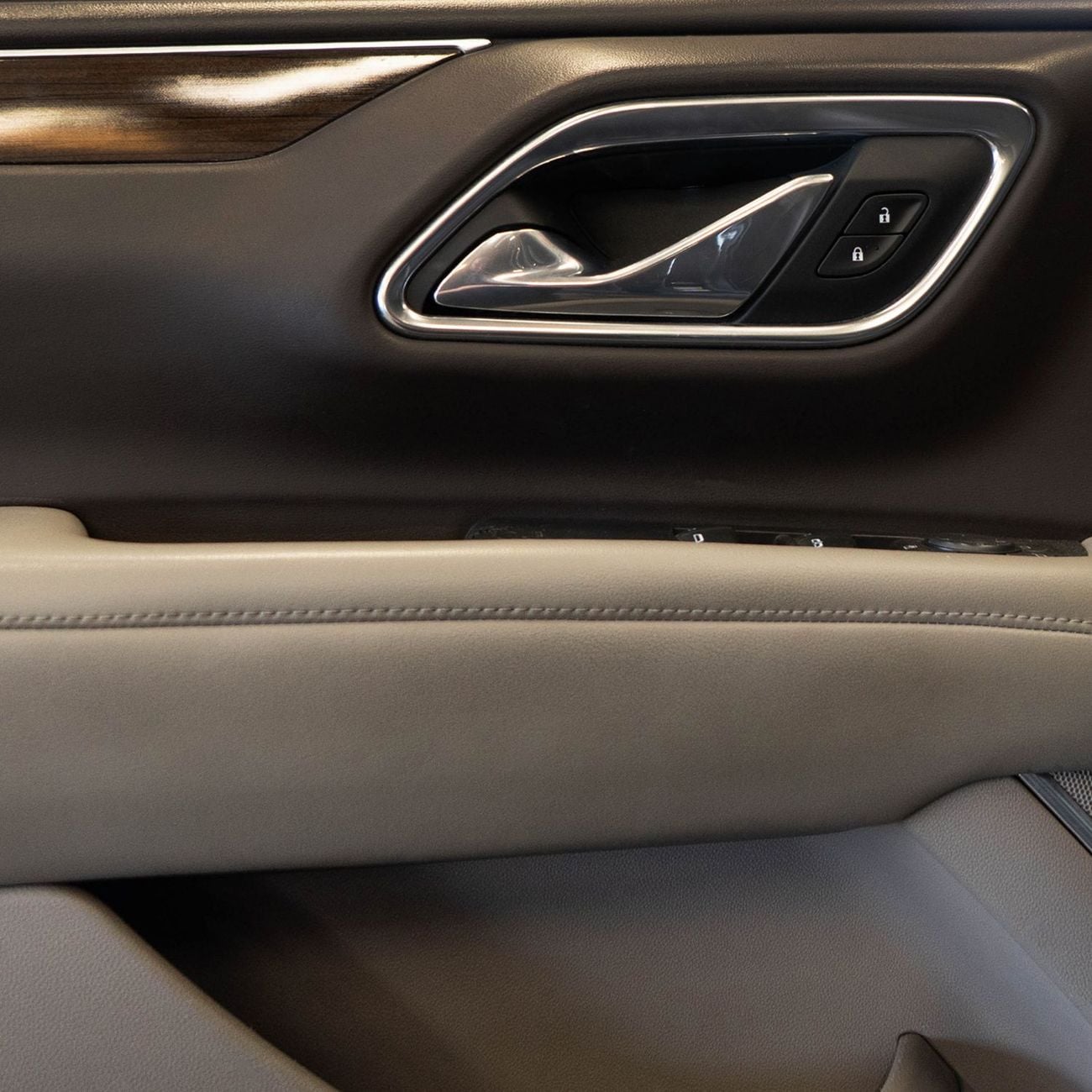 جي أم سي يوكون SLE 5.3L 4WD (9 Seater) AED 2,107 P.M • 0% Downpayment • GMC Yukon XL SLE • 1 Year Warranty