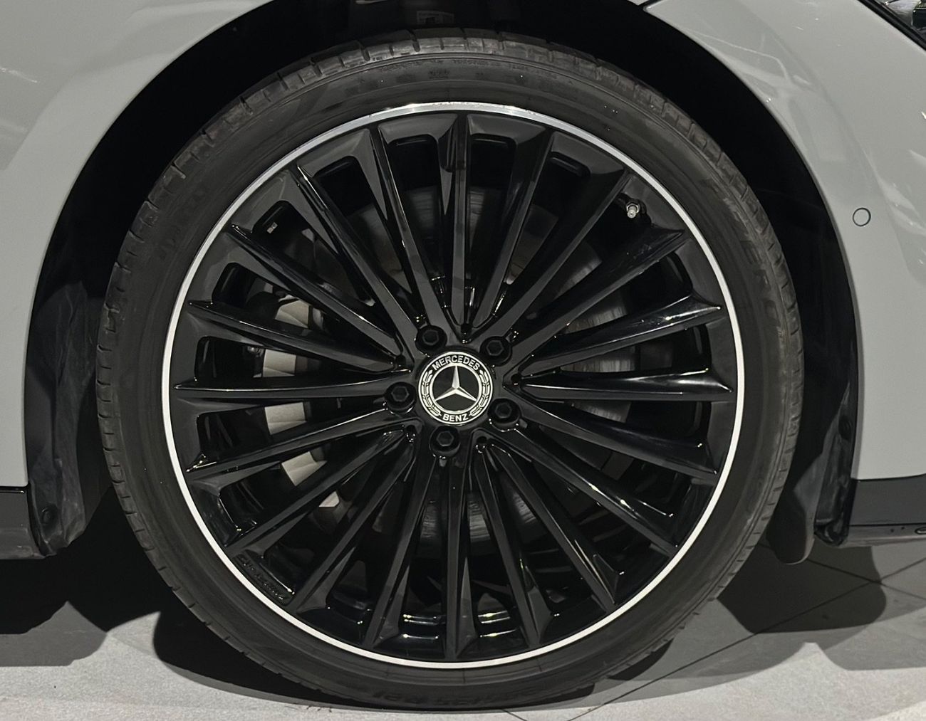 مرسيدس بنز EQE 350+ Premium +