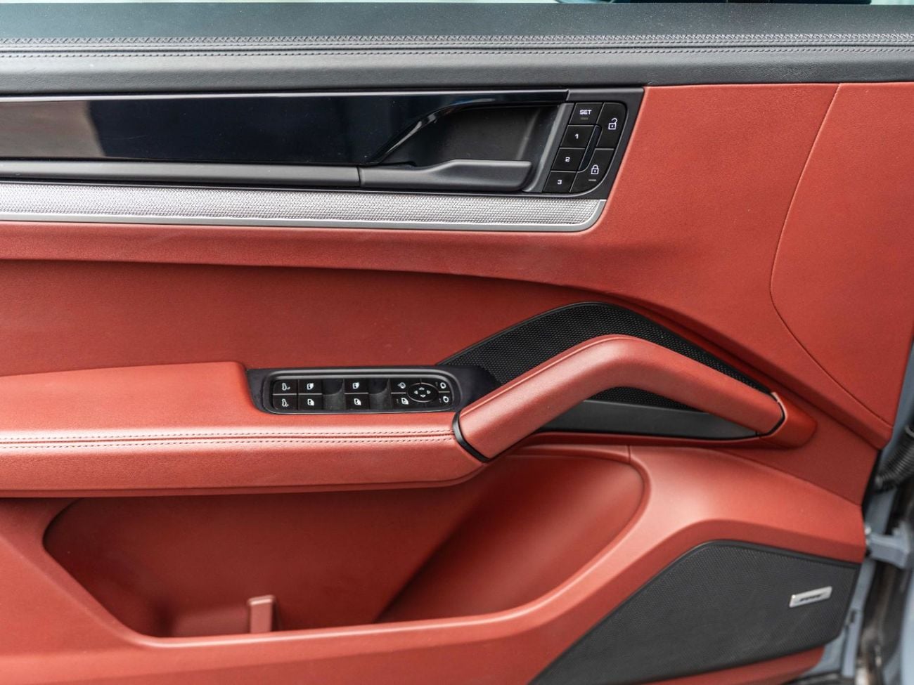 Porsche Cayenne Base Coupe