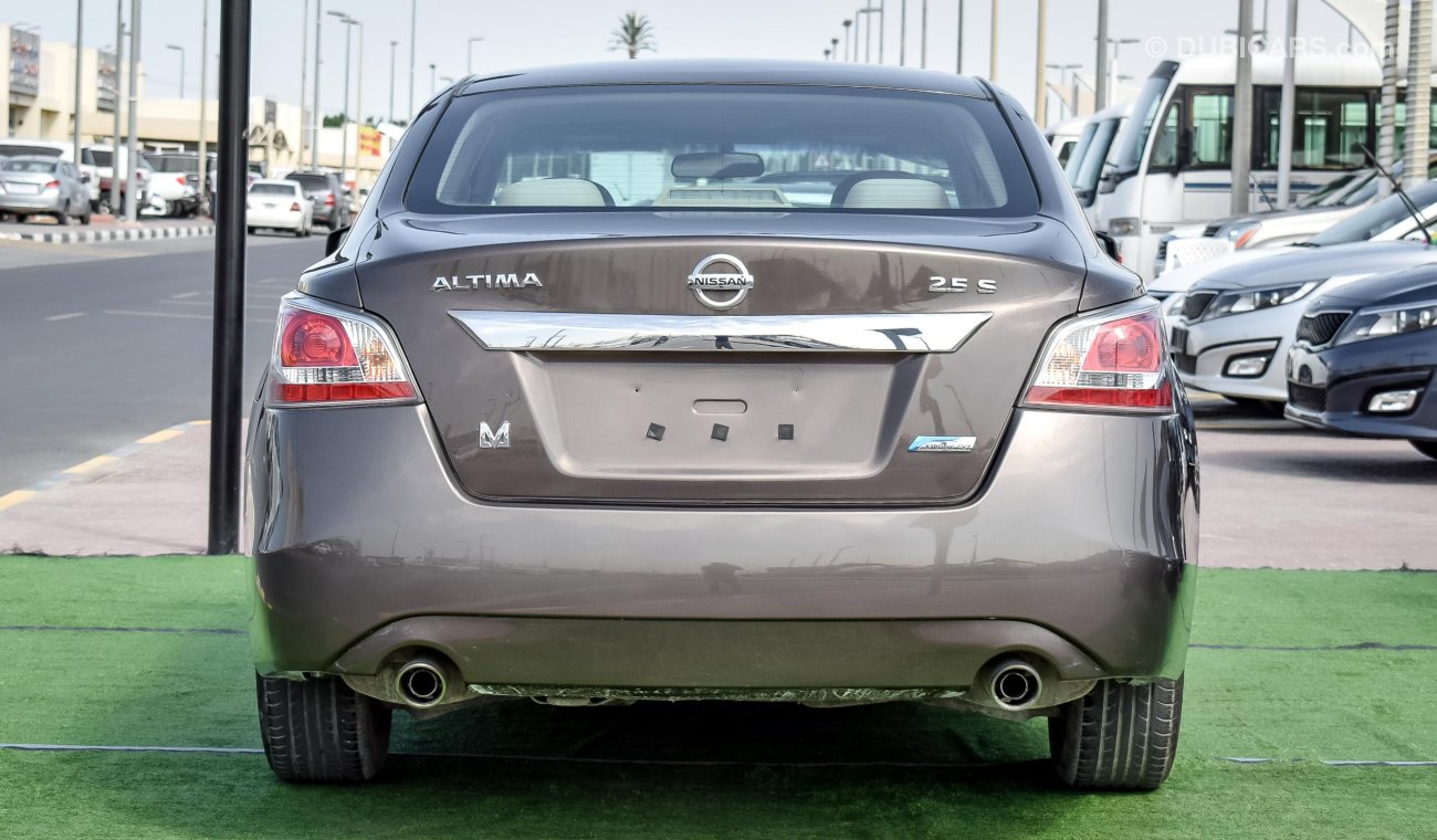 Nissan Altima GCC NO PAIN NO ACCIDENT PERFECT 2.5S